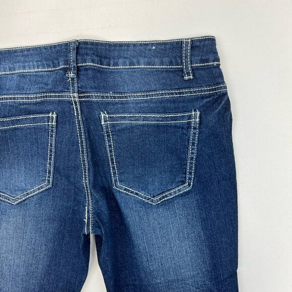 Almost Famous Womens Cropped Jeans Blue Distressed Dark Wash Low Rise Size 11 - Picture 4 of 10